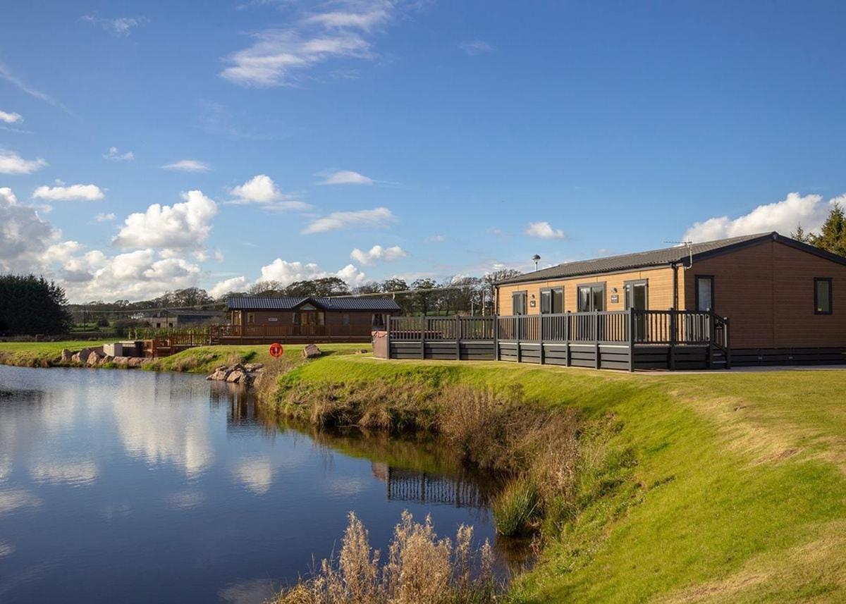 Westlands Country Park Hotel Annan Buitenkant foto