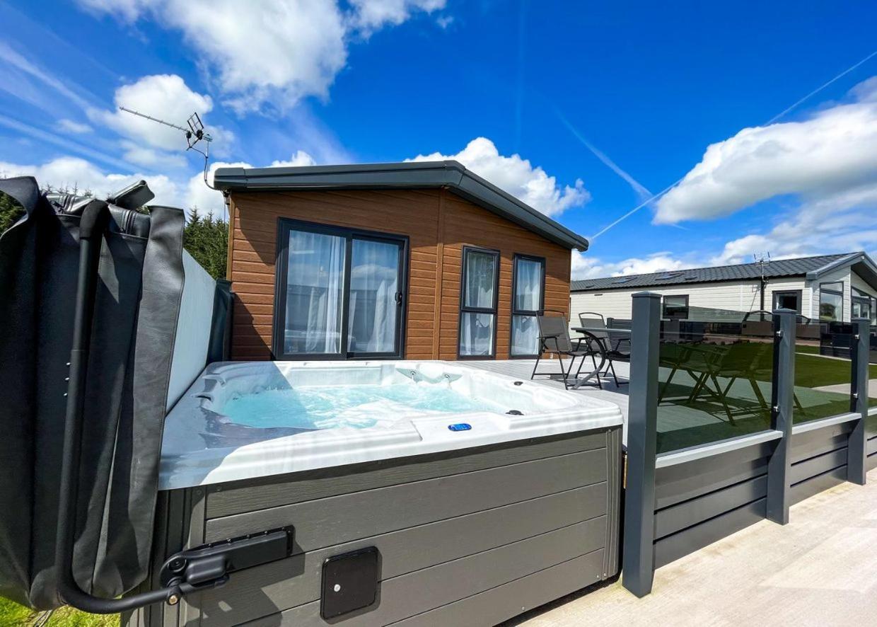 Westlands Country Park Hotel Annan Buitenkant foto