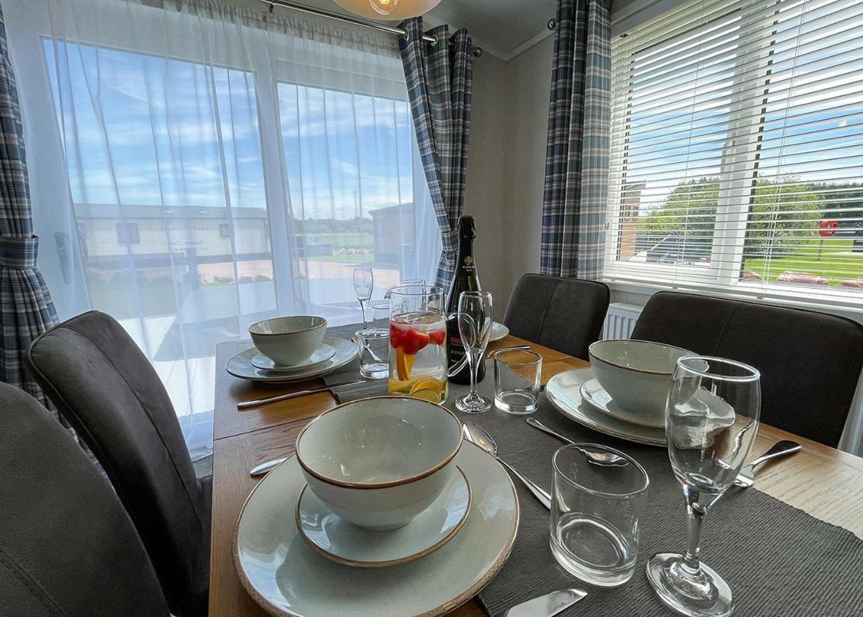Westlands Country Park Hotel Annan Buitenkant foto